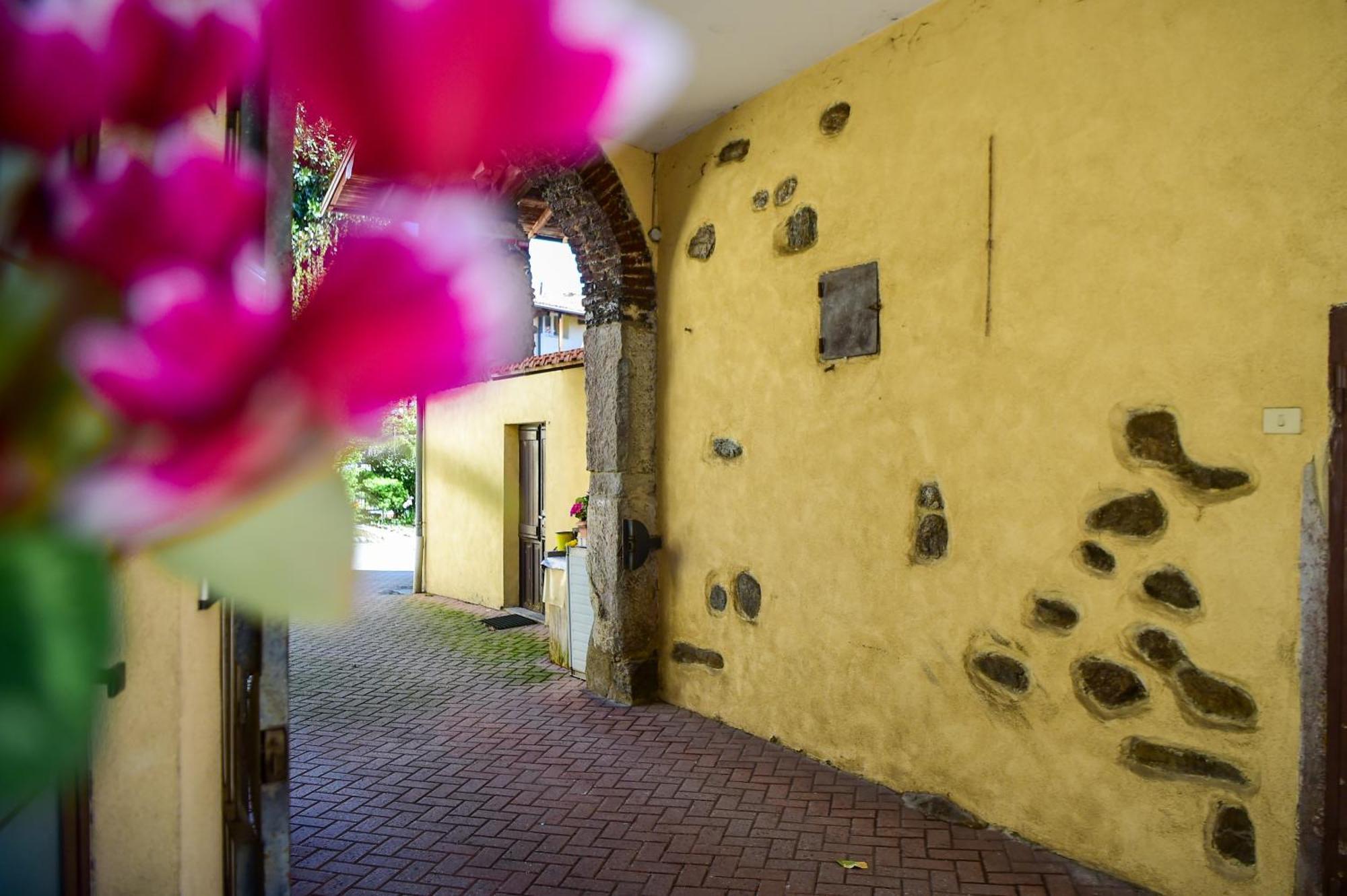 La Casa Dei Laghi 1 Comabbio Monate Maggiore Orta Mercallo Dış mekan fotoğraf